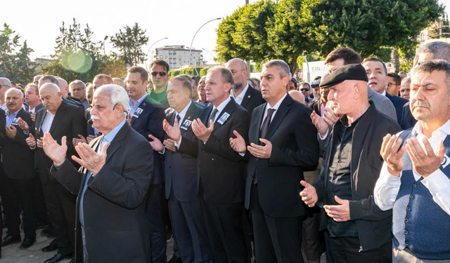 BAŞKAN SEÇER, KARDEŞİNİ SON YOLCULUĞUNA UĞURLADI