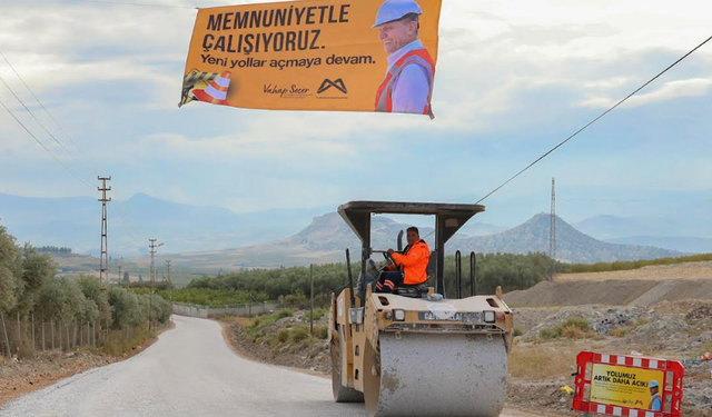 BÜYÜKŞEHİR BELEDİYESİ, MUT’UN EN ÜCRA KÖŞELERİNDE YOL ÇALIŞMALARINI SÜRDÜRÜYOR