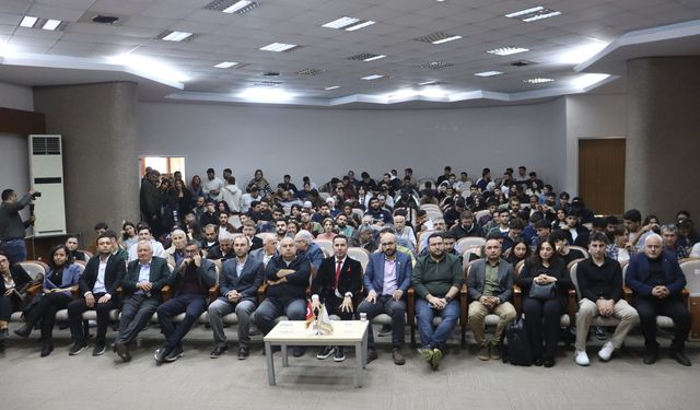 Yapay zeka temelleri ve inşaat sektöründe pratik uygulamaları sunuldu