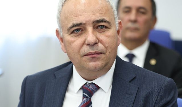 CHP’li Bakırlıoğlu’ndan Bakan Tekin’e: “Böyle Bakana Böyle Müdür!”