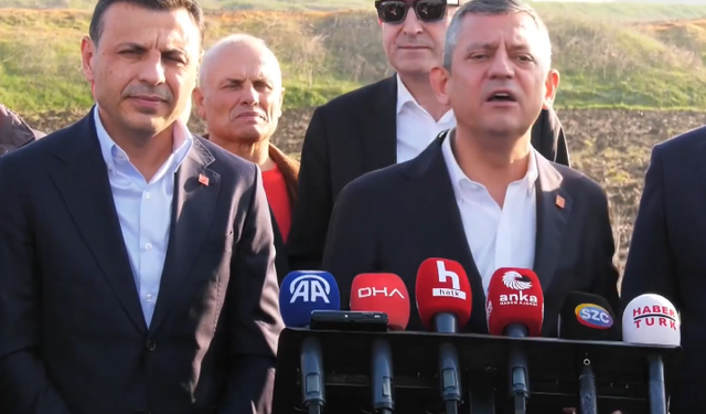 Özgür Özel: “Gizli tanığı dizi oyuncusu değiştirir gibi değiştirdiler; bu iddianameyi kimse savunamaz”