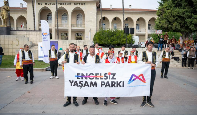 BÜYÜKŞEHİR KOORDİNESİNDE ‘DÜNYA ENGELLİLER GÜNÜ’ KAPSAMINDA YÜRÜYÜŞ GERÇEKLEŞTİRİLDİ