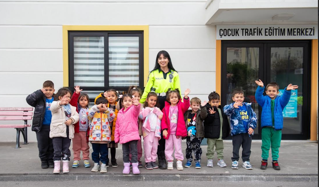 Seyhan Belediyesi Çocuklara Trafik Kültürü Aşılıyor