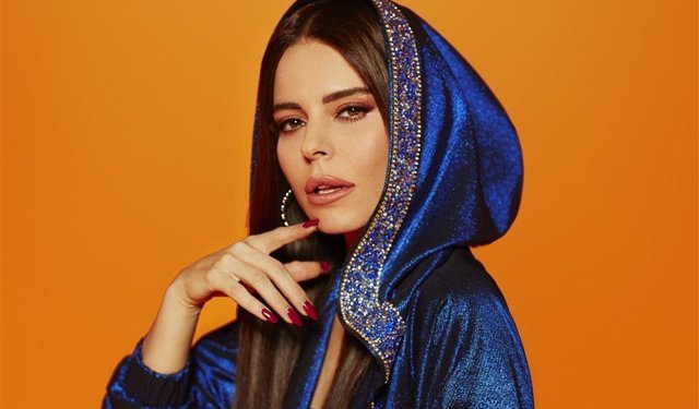 Simge Sağın’a Yol Haritası... Simge Sağın: Samimiyeti, Gücü ve Duygusuyla Sevilen Bir Pop Yıldızı