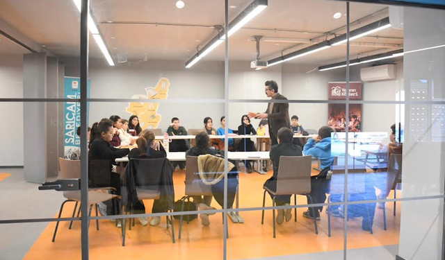 Sarıçam’da Kırsal Mahallelere İngilizce Desteği: 84 Çocuğa Eğitim