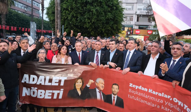 CHP Genel Başkan Yardımcısı Gökan Zeybek: “Tutuklu Belediye Başkanlarımız Kahramandır”