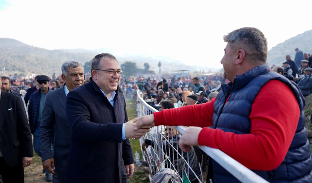 CHP’li Karakoz Deve Güreşi Festivallerini Meclis Gündemine Taşıdı