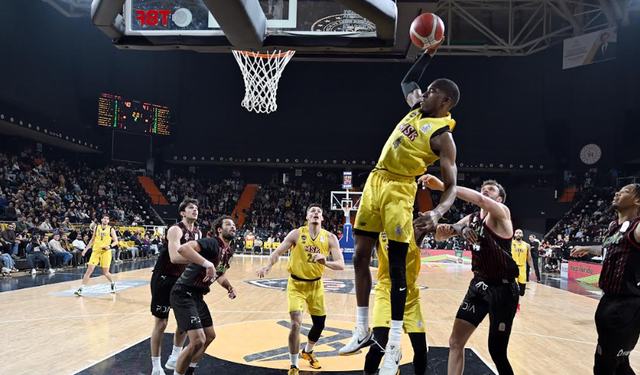 BAŞKAN SEÇER, MSK-GLİNT MANİSA BASKET KARŞILAŞMASINI İZLEDİ