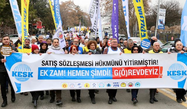 KESK, Ankara’dan ülke geneline seslendi: “Geçinemiyoruz! Ek zam istiyoruz, grevdeyiz!”