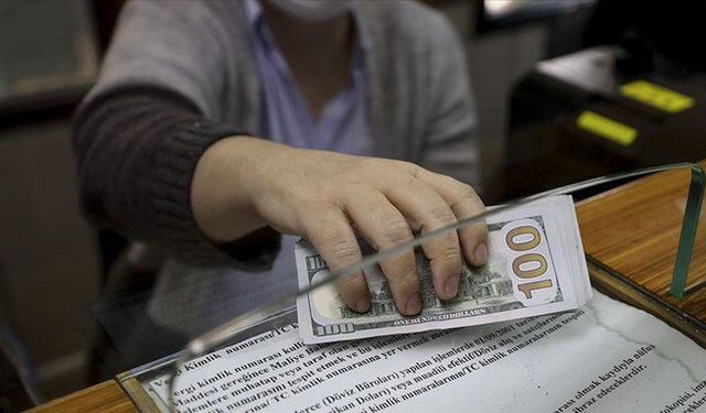 Mehmet Şimşek duyurdu: Yetkisiz döviz alım-satım yapanlara ceza yağdı