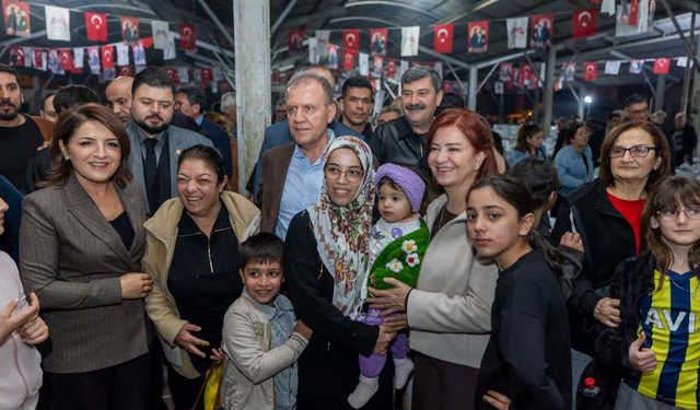 BAŞKAN SEÇER VE MERAL SEÇER TOROSLAR’DA BİNLERCE KİŞİYLE İFTAR SOFRASINDA BULUŞTU