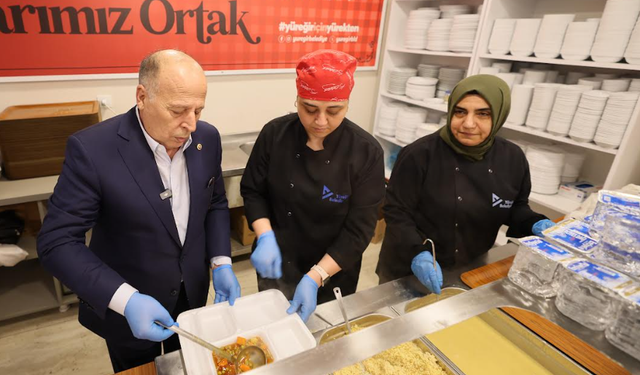 Yüreğir Belediyesi’nden Dayanışma Sofrası