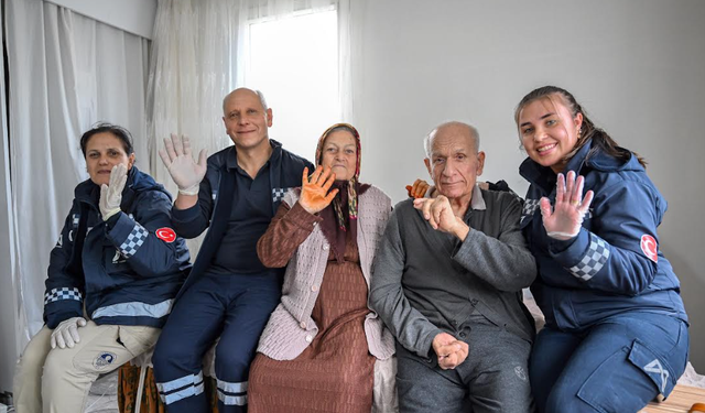 MERSİN BÜYÜKŞEHİR’İN EVDE SAĞLIK VE BAKIM HİZMETİ BOZYAZI’DA KALPLERE DOKUNUYOR
