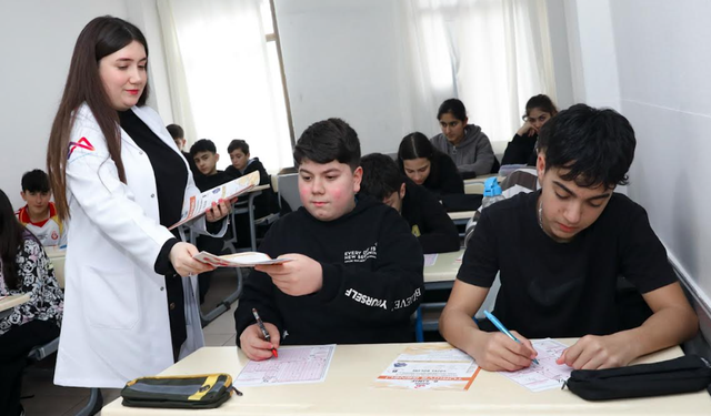 MERSİN BÜYÜKŞEHİR SINAV YOLUNDA ÖĞRENCİLERİN DAİMA YANINDA