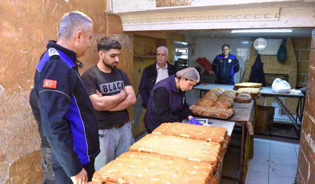 SEYHAN’DA HİJYEN KURALLARININ HİÇE SAYILDIĞI FIRIN MÜHÜRLENDİ