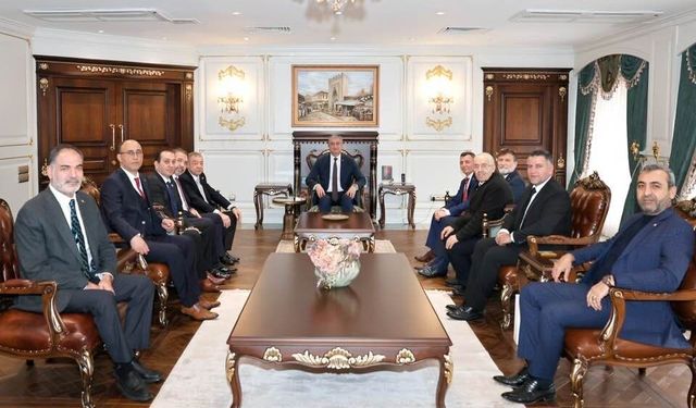 Türk-İş 4. Bölge Heyetinden Adana Valisi Mustafa Yavuz'a Ziyaret