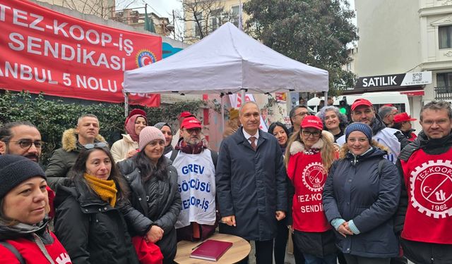 Özel İtalyan Lisesi’nde Emek ve Onur Grevi Sürüyor: CHP’li Özçağdaş Grev Alanında