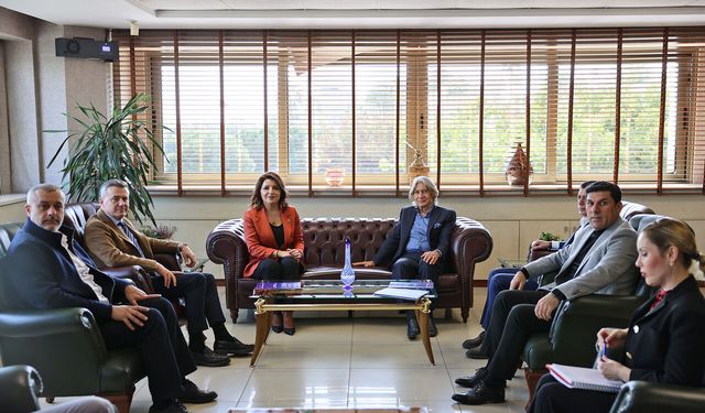 CHP’li Gülcan Kış MTSO’yu ziyaret etti: “Mersin Türkiye ekonomisi için stratejik bir merkez”