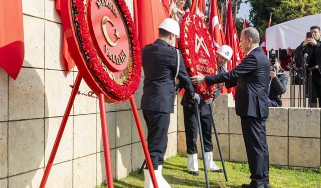 BAŞKAN SEÇER VE MERAL SEÇER, ATATÜRK’ÜN MERSİN’E GELİŞİNİN YIL DÖNÜMÜ PROGRAMLARINA KATILDI