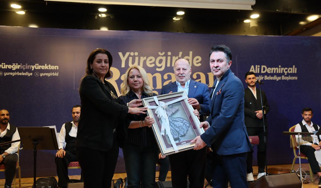 Yüreğir’de Abdurrahman Önül Konserine Yoğun İlgi