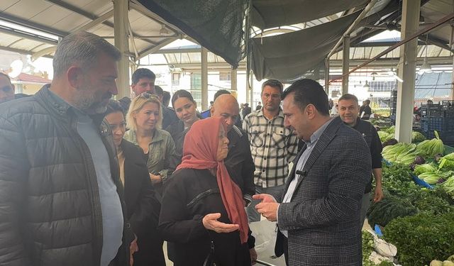 CHP’li Başevirgen pazarda dinledi: “Emekli taneyle alıyor, poşet parası bile çıkmuyor”