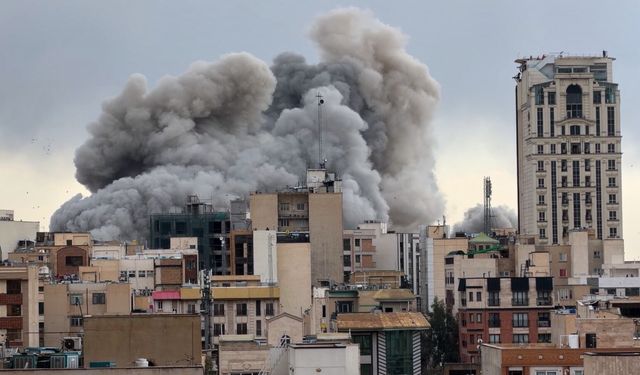 Yıkım Strateji Değildir: ABD’nin İran Bombardımanı Siyasi Bir Sonuç Üretebilir mi?