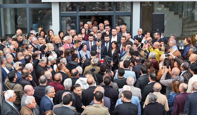 Adana'da, Ekrem İmamoğlu’nun tutuklanmasının 1. Yılı nedeniyle basın açıklaması gerçekleştirildi