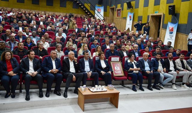 CHP Seyhan İlçe Örgütü, ilçedeki 96 mahallenin mahalle temsilcileriyle bir araya geldi