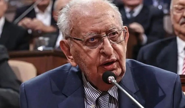 Eski TBMM Başkanı Cindoruk hayatını kaybetti