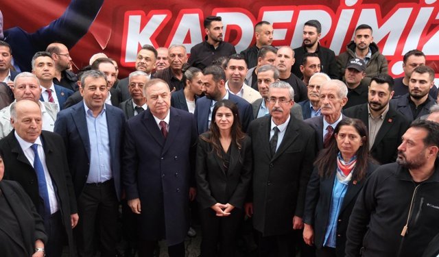 Yağmura Rağmen Binlerce Ceyhanlı Meydanda: Kadir Aydar İçin Adalet Çağrısında Bulundu