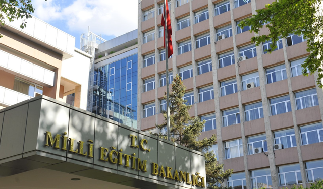MEB’den Kritik Adım: İzinsiz Okullara Giden Öğrenciler İçin Türkiye Genelinde İnceleme Başlatıldı