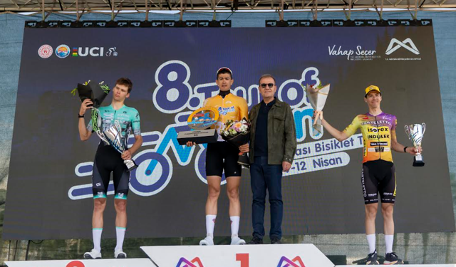 8. TOUR OF MERSİN ULUSLARARASI BİSİKLET TURU HEYECAN DOLU FİNALİ İLE SONA ERDİ