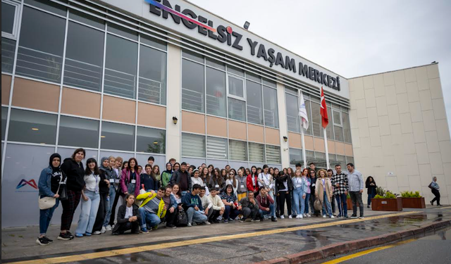 MERSİN BÜYÜKŞEHİR ENGELSİZ YAŞAM MERKEZİ’NDE ÖĞRENCİLER AYRIMCILIĞA KARŞI ORTAK MESAJ VERDİ