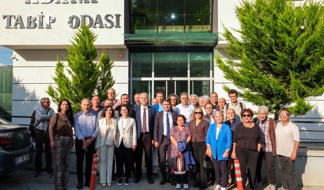 Prof. Dr. Kayıhan Pala: Adana'da sağlık sektöründe yer alan odalar, sendikalar ve sağlık çalışanları ile bir araya geldi