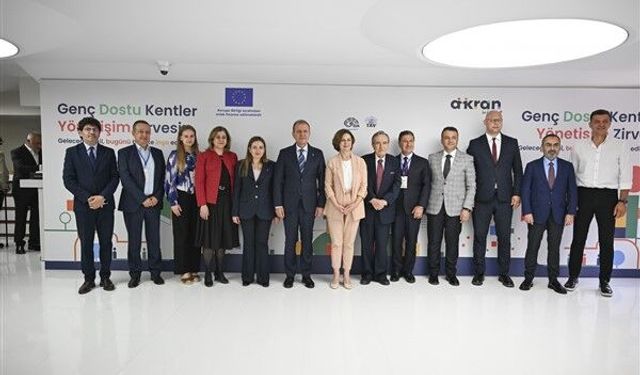 Başkan Seçer, TBB Tarafından Düzenlenen ‘Genç Dostu Kentler Yönetişim Zirvesi’ne Katıldı