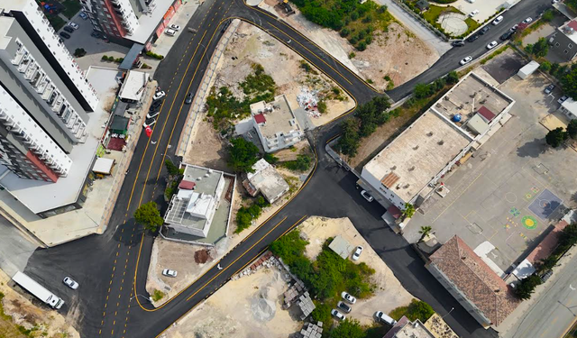MERSİN BÜYÜKŞEHİR DENİZ MAHALLESİ’NDE KAPSAMLI YOL YENİLEME ÇALIŞMASI YAPTI