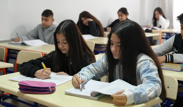 MERSİN BÜYÜKŞEHİR’İN ÜCRETSİZ LGS VE YKS HAZIRLIK KURSLARI İÇİN ÖN KAYITLAR SÜRÜYOR