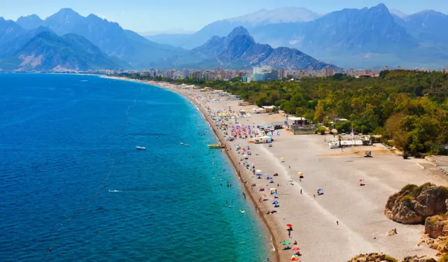 Antalya’da Dumansız Sahil Dönemi Başlıyor