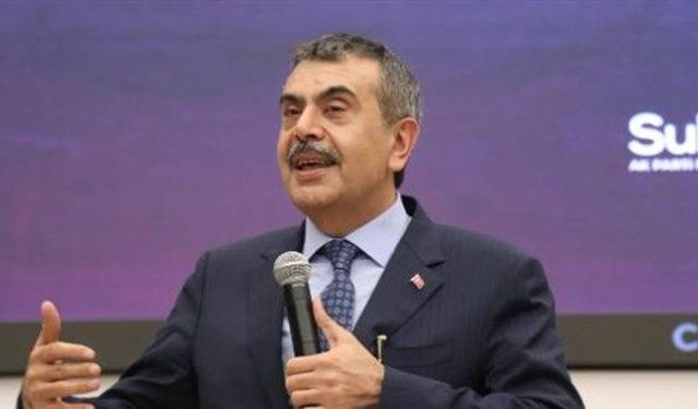 Yusuf Tekin 23 Yıllık Mektupları Açıkladı: "45 Kişilik Sınıfta Ders Yapabilmek Hayaldi"