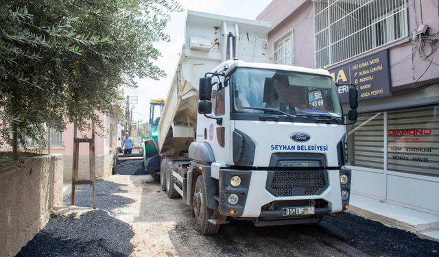 Seyhan Belediyesi'nden Dört Bir Yanda Asfalt Çalışması
