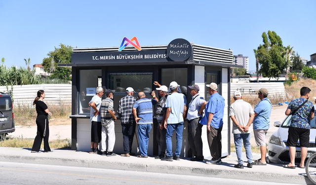MERSİNLİ’NİN EN SEVDİĞİ PROJELERDEN BİRİSİ: ‘BÜYÜKŞEHİR MAHALLE MUTFAKLARI’