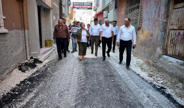 Seyhan Belediyesi'nden Mahallelere Kesintisiz Asfalt Hizmeti