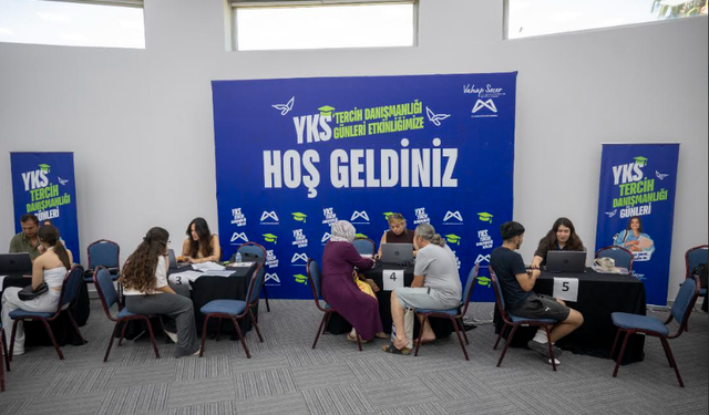 MERSİN BÜYÜKŞEHİR ÖĞRENCİLERİ TERCİH HEYECANINDA DA YALNIZ BIRAKMIYOR