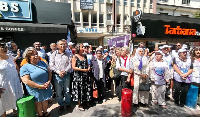 DEM Parti’den KESK’li KHK’lilerin Adalet Nöbeti’ne dayanışma ziyareti