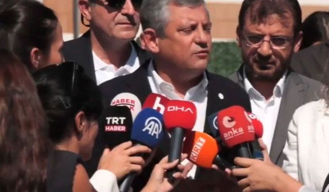 Özgür Özel’den İmamoğlu’nun savunma hakkına tepki: “Göstermelik yargılama dahi yapılmıyor”