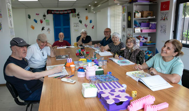MERSİN BÜYÜKŞEHİR ALZHEIMER HASTALARININ YAŞAMINA DOKUNUYOR