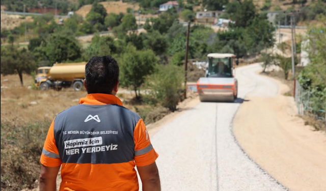 MERSİN BÜYÜKŞEHİR’DEN BALANDIZ’DAKİ ÜRETİCİ YOLUNA DESTEK