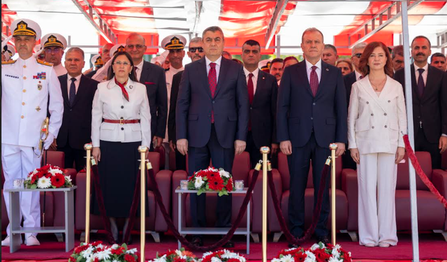 Vahap Seçer ve Meral Seçer, Mersin’de 30 Ağustos Coşkusuna Ortak Oldu