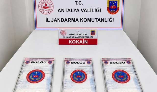 Antalya’da uyuşturucu operasyonu: Araçta 2 kilo 750 gram kokain bulundu