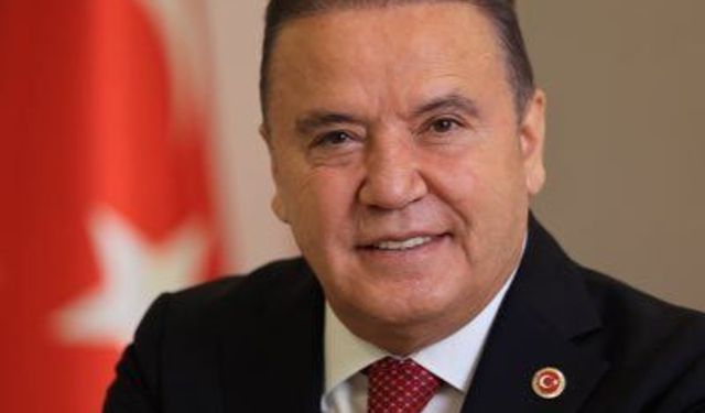 Muhittin Böcek cezaevinden mektup gönderdi: “Şantaja, kumpasa boyun eğmeden çalıştım”